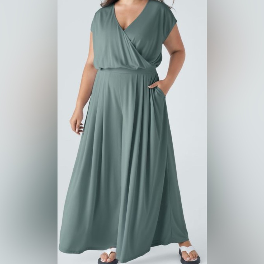 NEW - Halara V-Neck Short Sleeve Side Pocket Wide Leg Flowy Waffle Jumpsuit